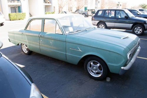 1962 ford falcon great body condition, runs.