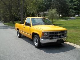 1994 chevrolet c2500 base regular cab pickup 2-door 5.0l