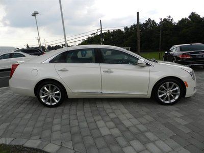 2013 XTS ALL WHEEL DRIVE LUXURY SEDAN NAVIGATION HEATED LTHR SEATS CUE SYSTEM AC, image 3