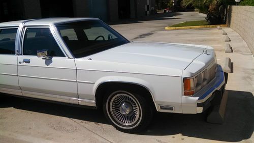 1991 ford ltd crown victoria lx sedan 4-door 5.0l