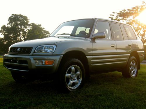 No reserve toyota rav~4 l ev 13k miles sport utility 4x4 runner crv (01 02 03 04