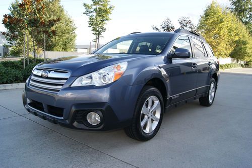 2013 subaru outback 2.5i limited. twilight blue metallic. beautiful outback. 11k