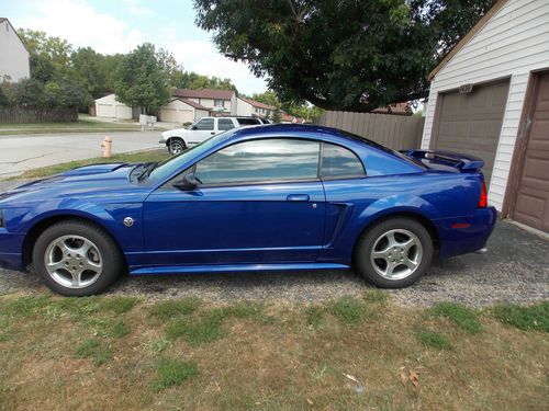 2004 ford mustang base coupe 2-door 3.9l