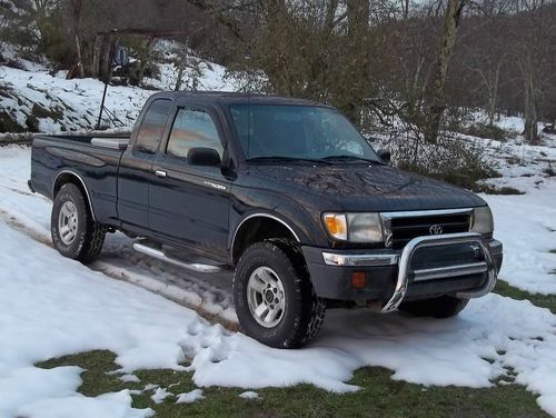 1999 toyota tacoma dlx extended cab pickup 2-door 2.7l 4wd 5-speed