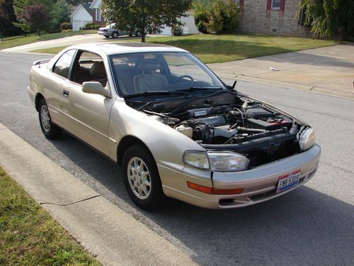 1994 Toyota Camry LE Coupe 2-Door 2.2L, image 2