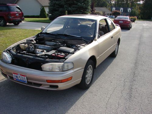 1994 Toyota Camry LE Coupe 2-Door 2.2L, image 4