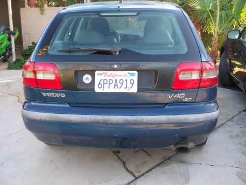 2000 volvo v40 base wagon 4-door 1.9l