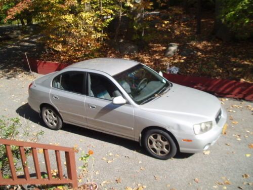 2001 hyundai elantra gls sedan, automatic  dependable must sell now- low reserve