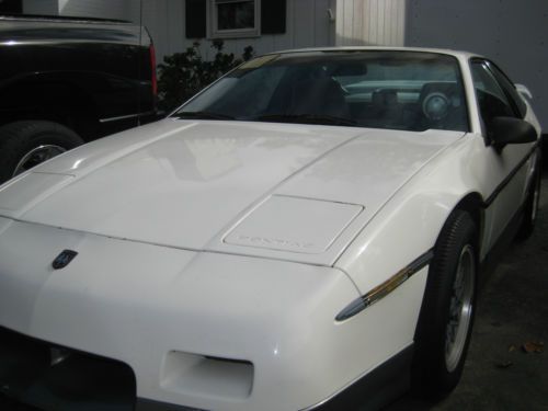 1986 pontiac fiero gt with chevy 350 v8 and m17 muncie 4 speed tranny installed!