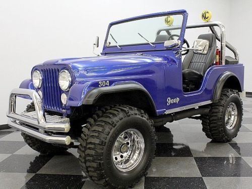 Strong 304 amc v8, beautiful electric blue, 33 inch tires, classic cj5!