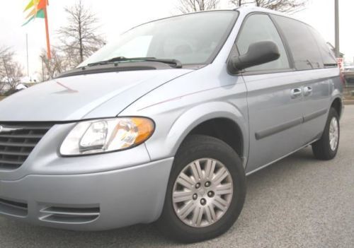 2006 chrysler town and country sport 87k low miles - nicest - cleanest georgeous