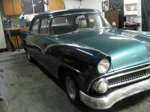 1955 Ford Fairlane Town Sedan, image 2