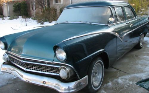 1955 Ford Fairlane Town Sedan, image 3