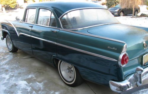 1955 Ford Fairlane Town Sedan, image 4