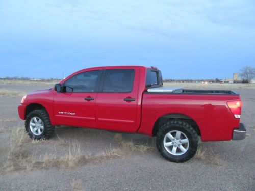 Nissan titan crew cab 4x4 sv.