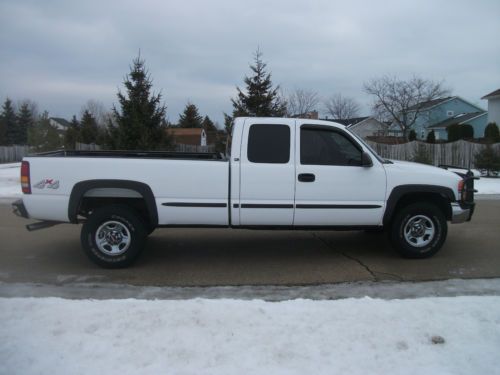2002 gmc sierra 1500 sl 4x4 extended cab 4-door long box well-maintained