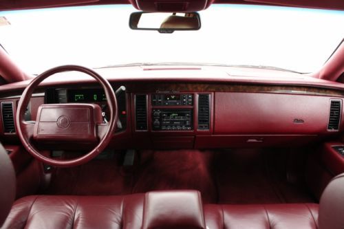 1993 Cadillac Fleetwood Brougham Sedan 4-Door 5.7L, image 4