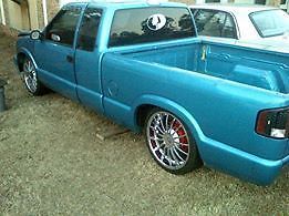 Nice blue paint customized chevy roof &amp; interior.cd player 20&#034; inch rims