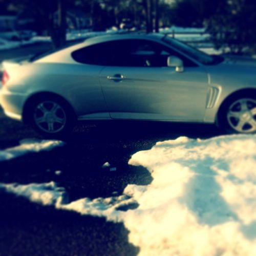 2003 hyundai tiburon gt coupe 2-door 2.7l