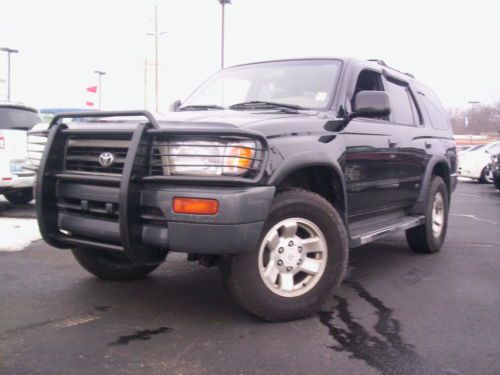 1997 toyota 4runner sr5 4x4, runs and drives good, no reserve, going to sell it!