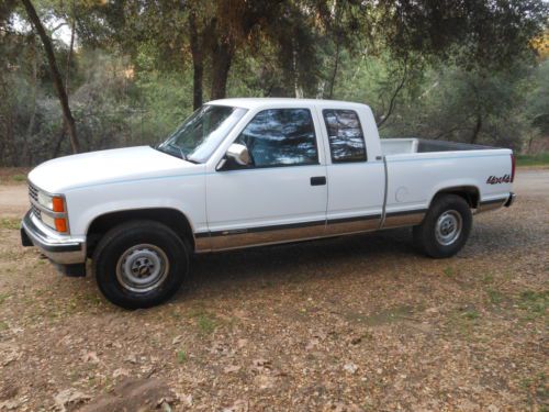 1990 chevy silverado 1500 4x4 garaged only 71000 miles extended cab shortbed
