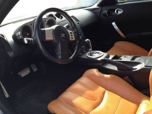 2005 nissan 350z touring coupe 2-door 3.5l