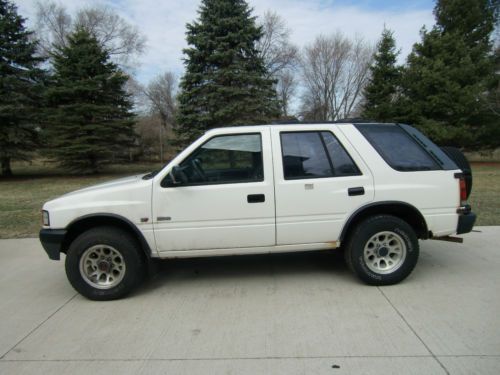 1995 isuzu rodeo ls sport utility 4-door 3.2l