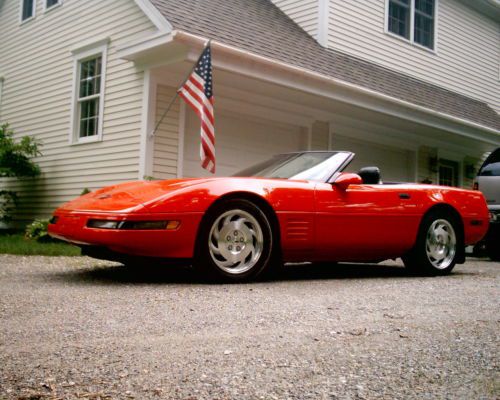 1994 corvette convertible, red/black , 6- speed manual, 300 hp