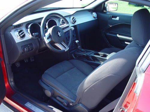 2006 FORD MUSTANG - SHARP CAR - FUN TO DRIVE - GREAT MPG's - GREAT PRICE !!!!, US $7,500.00, image 3