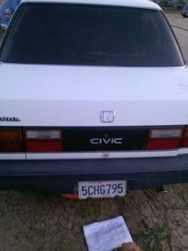 4 door Parts car or repair potential, image 3