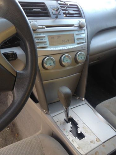 2008 Toyota Camry LE Sedan 4-Door 2.4L, image 3