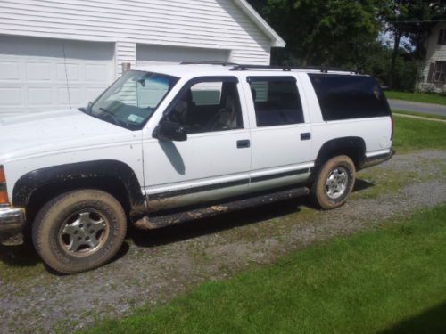 1998 chevrolet suburban k1500 v8 5.7 4x4 driven daily! loaded!