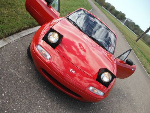 Low miles florida miata.  nice car with new top.  well kept &amp; ready to go!