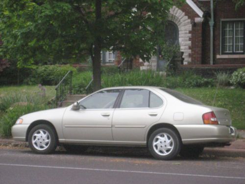 1999 nissan altima gxe sedan 4-door 2.4l