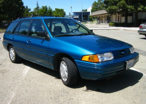 1996 ford escort lx wagon 1.9l 75,000 mi green/gray clean very well-maintained