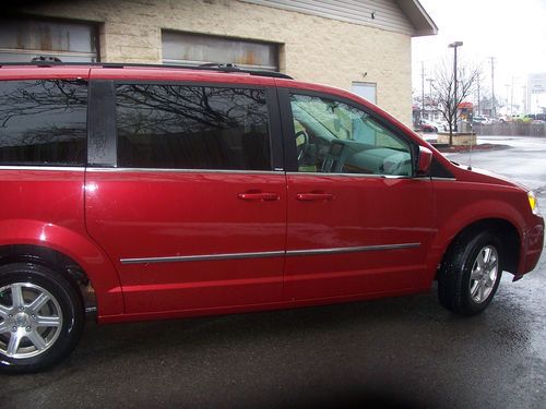 2009 chrysler town &amp; country touring