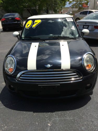 For sale 2007 mini cooper in great condition inside and out