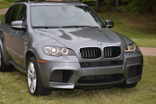 Bmw x5m awd 4dr suv space gray metallic exterior silverstone gray interior