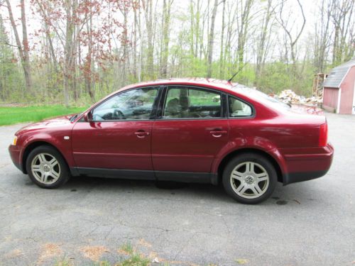 2000 Volkswagen Passat GLX Sedan 4-Door 2.8L, image 2