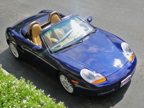 Beautiful boxster, 5 speed, beautiful color combination, low miles, clean carfax