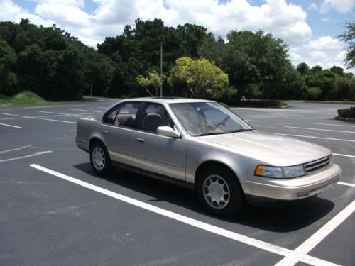 1991 nissan maxima gxe sedan 4-door 3.0l