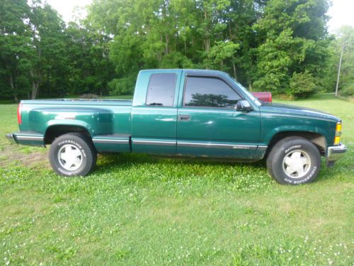 Chevy silverado w all the extras, short bed,step side, v8,auto trans,etc.