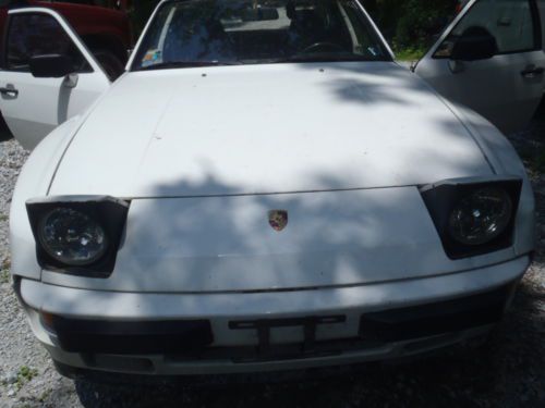 1985 porsche 944,  83,352 miles, 2 owners, recent timing belt ,documents