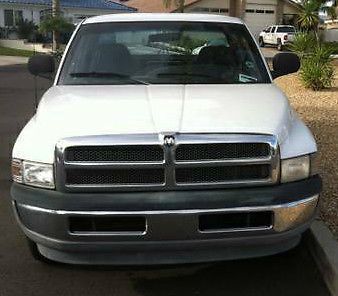 1999 dodge ram magnum 1500 extended cab pickup 4-door, white