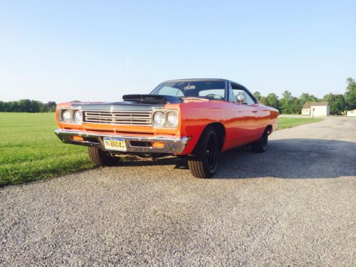 1969 plymouth roadrunner 383 4 speed pistol grip