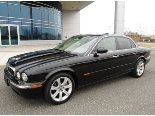 2004 jaguar xj8 sedan black loaded 18&#034; wheels sharp look super clean