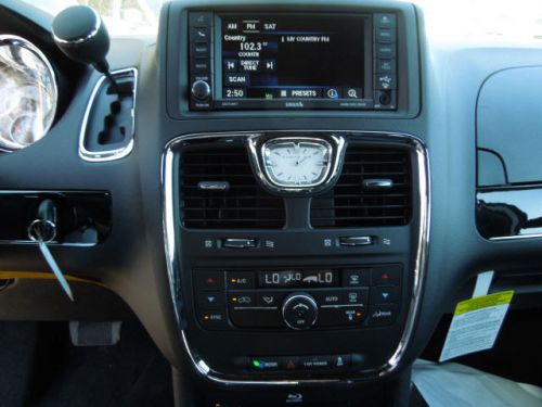 2014 Chrysler Town & Country S, US $32,890.00, image 3