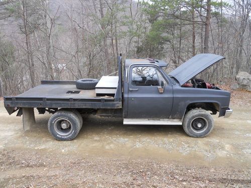 1981 chevy k30 1 ton 4x4 454 v8 dana 60 front axle corp 14 bolt rear. flat bed