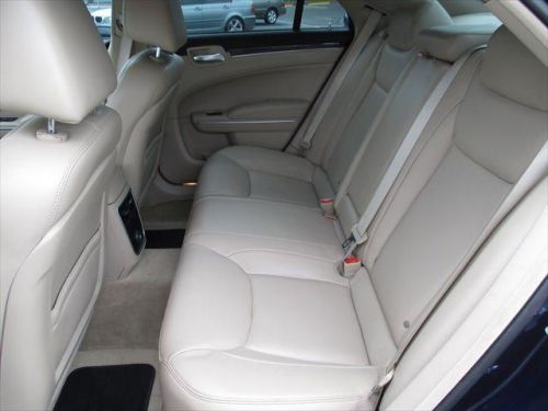 2013 chrysler 300 base