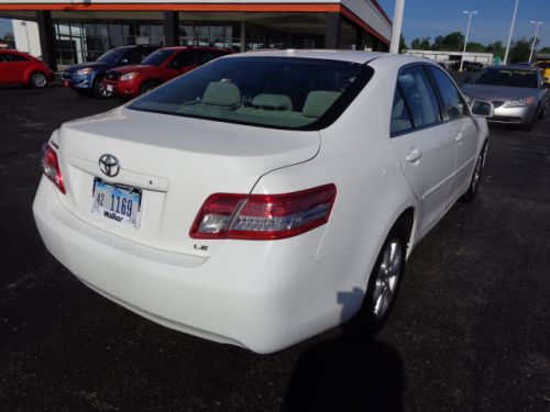 2011 toyota camry le